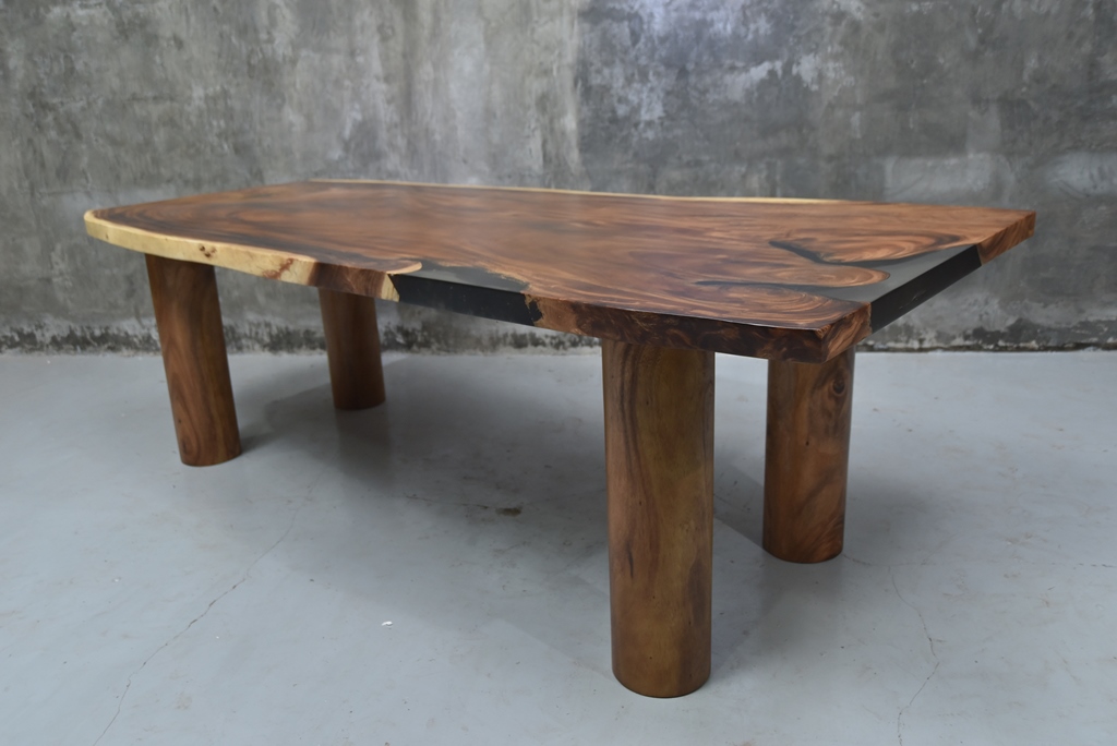 The Transparant  Dining Table